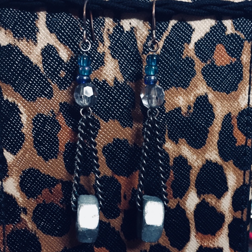 HarDwArE Nut & ChaiN DanGLes by EiNk!